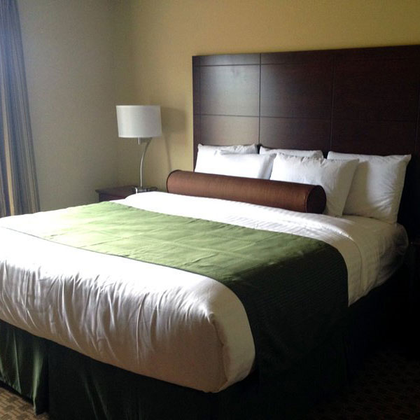 cobblestone-guest-room